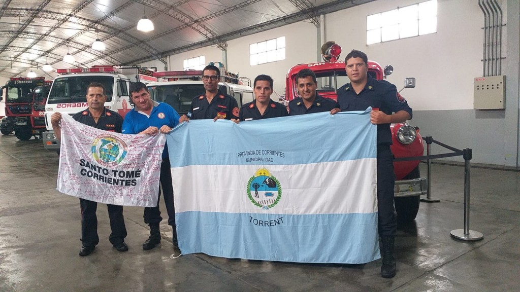 Arribaron los Bomberos Voluntarios desde Corrientes, los recibió el Intendente Pisano y hablaron por FM 10