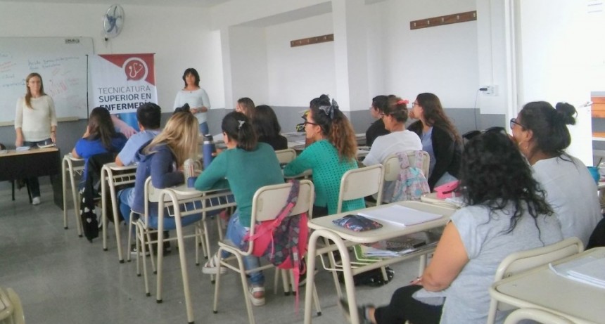 Este año, más de 110 alumnos y alumnas cursarán la Tecnicatura en Enfermería