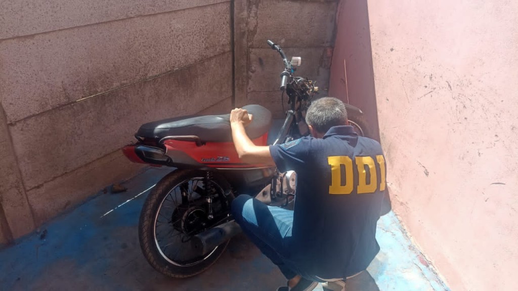 La SUB DDI de Bolívar allanó una vivienda y secuestró una moto que había sido robada 