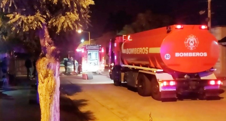 Bomberos asistió al incendio de una vivienda en barrio Casariego