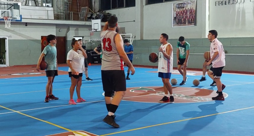 La Primera división masculina de Sport Club Trinitarios, en pre temporada