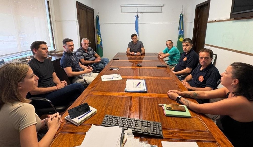 Bali Bucca se reunió con Bomberos Voluntarios para fortalecer el trabajo conjunto