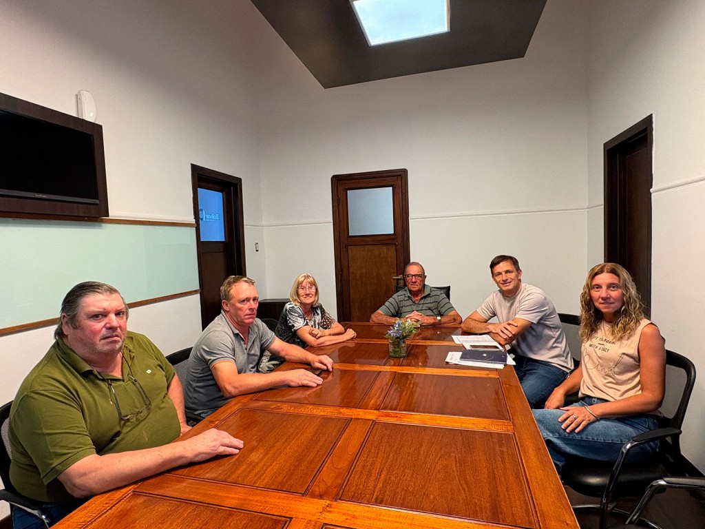 El Intendente Bucca se reunió con integrantes de la Comisión de Fomento de la localidad de Ibarra 