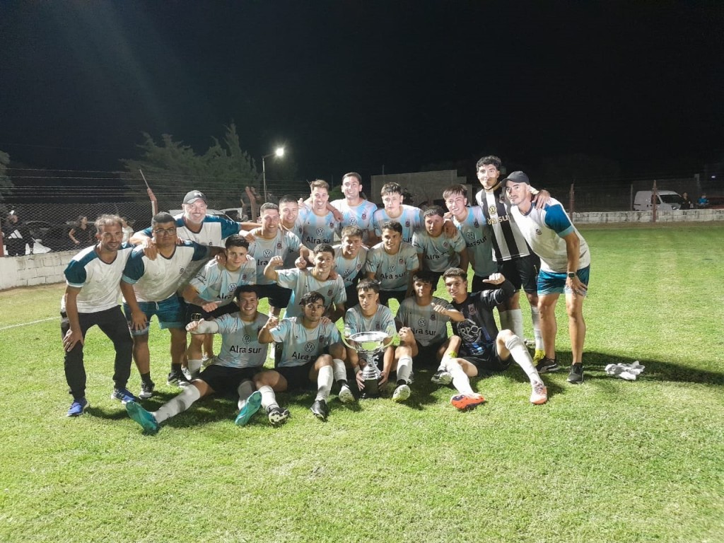 Balonpie es el campeón de la Copa Municipalidad de Bolívar, se impuso por dos goles a cero ante Empleados de Comercio