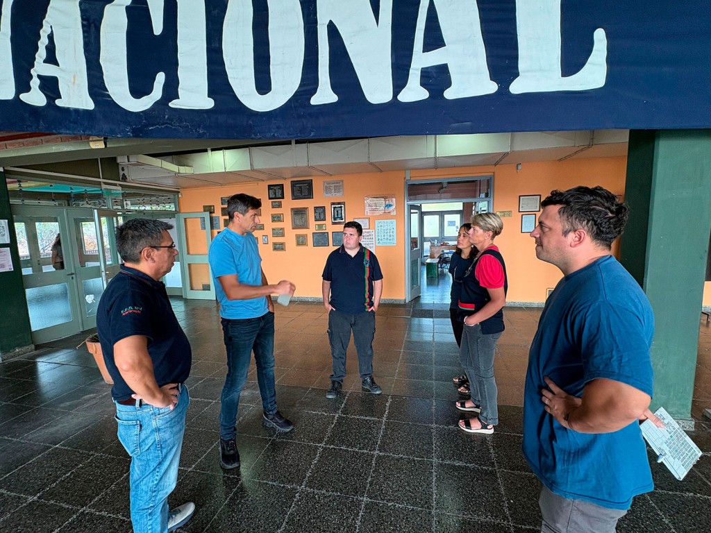 Municipio de Bolívar: avanzan  las mejoras de infraestructura en la Escuela Secundaria n°4