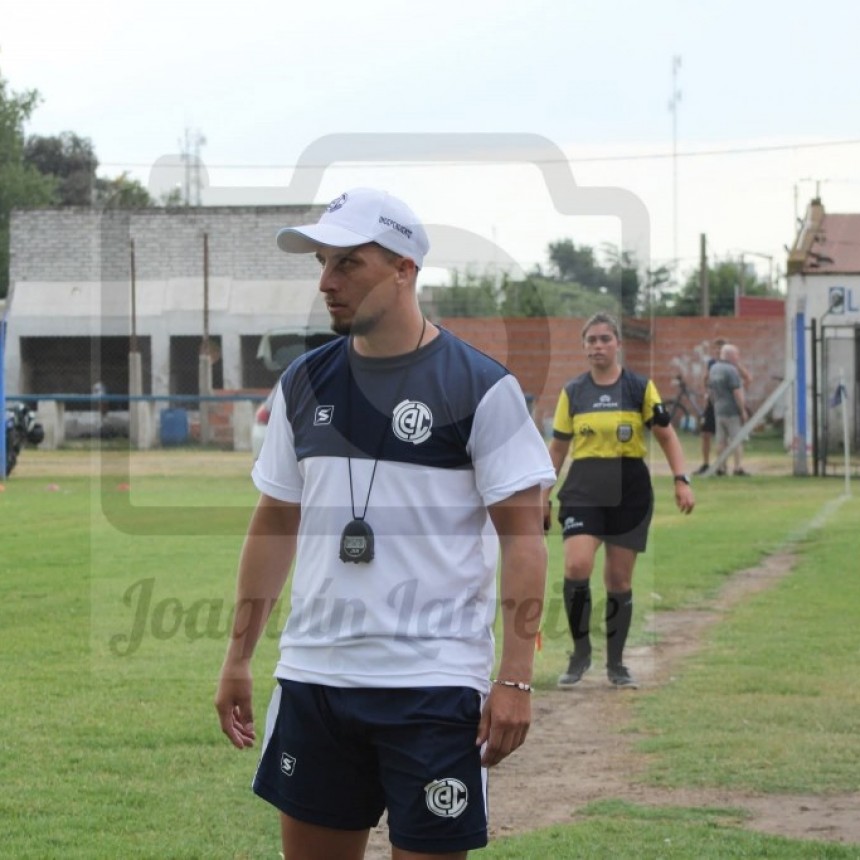 Jorge Bazar: “Fue todo muy rápido, yo arranqué la pretemporada para jugar y después me propusieron ser director técnico del Sub 21”