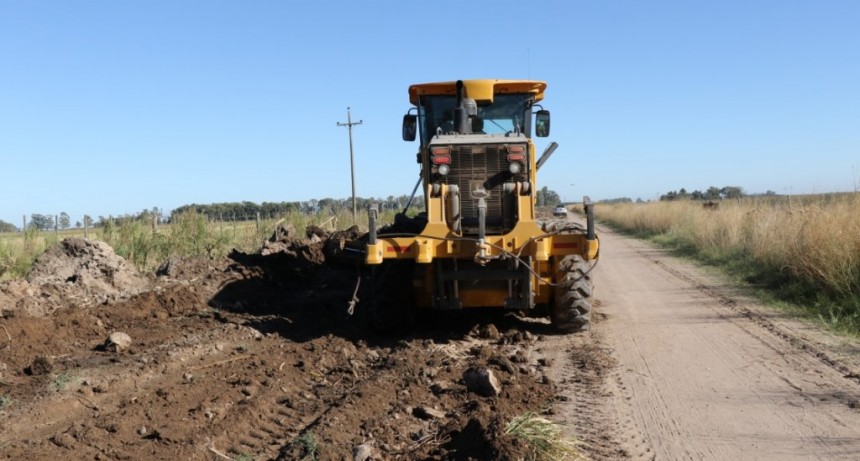 Se realizan trabajos de mejoramiento en el camino a Miramar