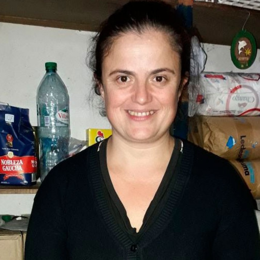Colocaron un nuevo corset a Antonela Ferro