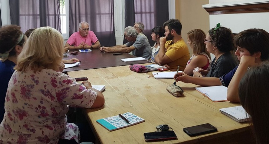 La municipalidad brinda un taller de investigaci&oacute;n social