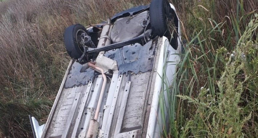 Despiste y vuelco en Ruta 226