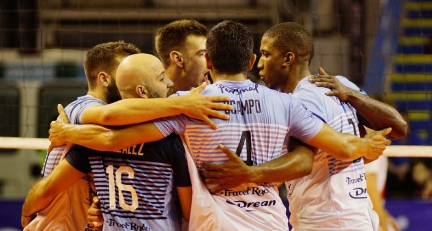 Bol&iacute;var V&oacute;ley dio el primer el paso en su camino hacia las semifinales de la Liga de Voleibol Argentina. 