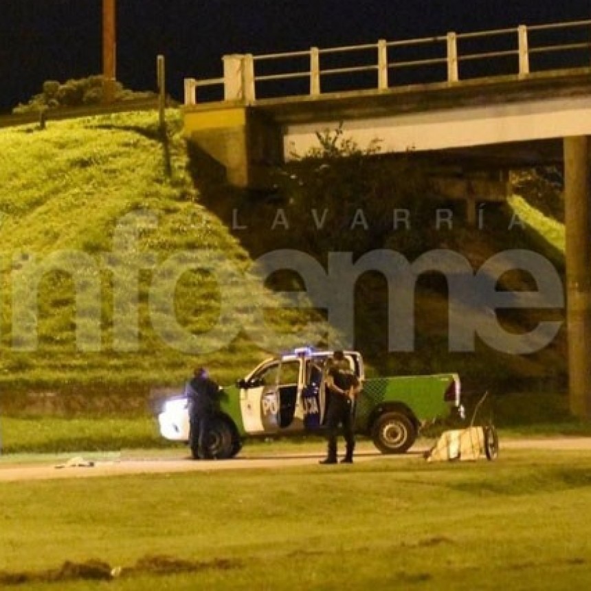 Apu&ntilde;alaron a un hombre para robarle la moto