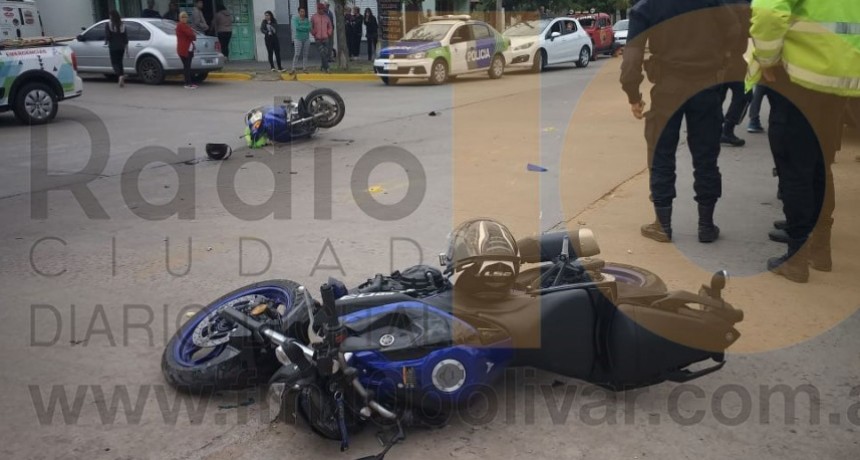 Dos motocicletas involucradas en un accidente en Avenida 3 de Febrero y Castelli