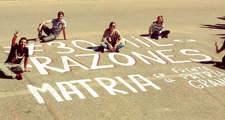 Militantes de Matria realizaron pintadas previas al D&iacute;a Nacional de la Memoria por la Verdad y Justicia