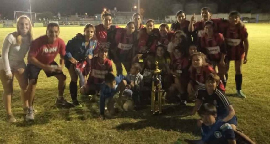 Urdampilleta se agigant&oacute; y grit&oacute; Campe&oacute;n en el Torneo de los Barrios Femenino