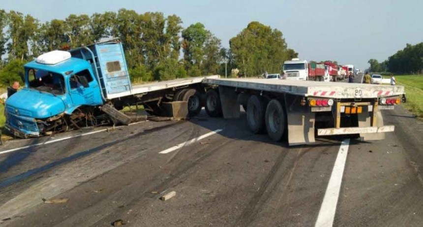 Un muerto en impactante accidente en Ruta N.&ordm; 3