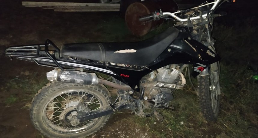 Un joven que regresaba de trabajar en la zona rural, sufri&oacute; un accidente al cruzarse un perro en su camino
