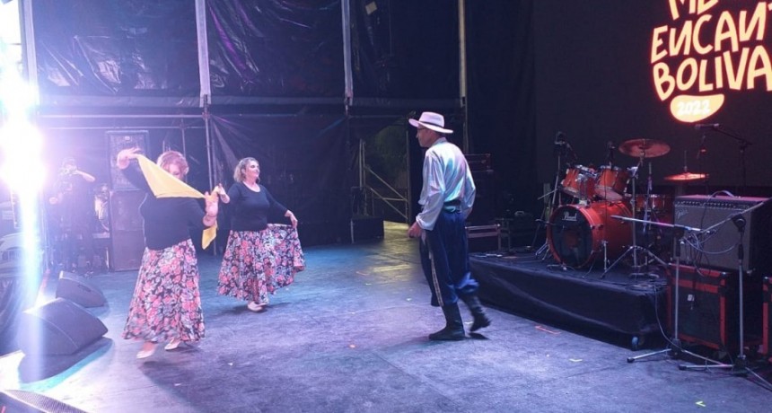 Ballet Simón Bolívar en el escenario mayor, con su estampa y figura de costumbre