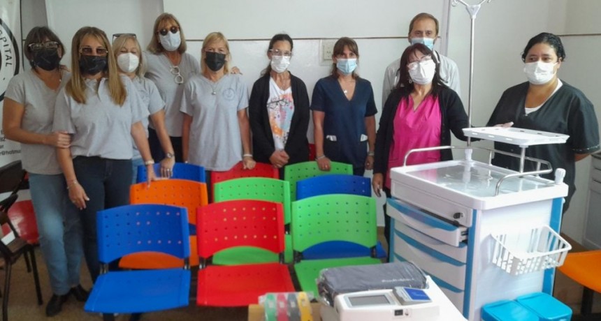 Uniendo Sonrisas entregó al Servicio de Pediatría los insumos comprados con lo recaudado en el Mundialito Nicolás Treviño 