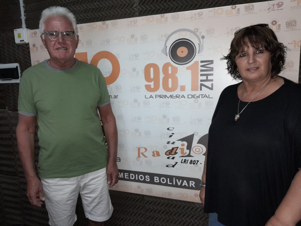 Patricia Remis y Norberto García visitaron los estudios de FM 10 para invitar a la comunidad a la inauguración de la Unidad de Endoscdopía Digestiva