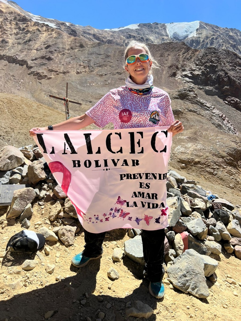 Jorgelina Irurzun fue parte de un contingente de 36 mujeres que ha luchado contra el cáncer, quienes viajaron hacia el lugar donde se produjo el Milagro de los Andes