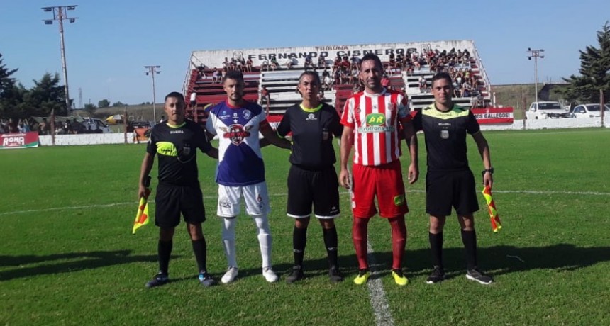 Empleados no pudo con el Fortín y perdió como local 