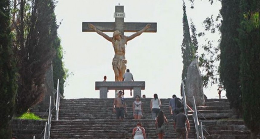 Actividades de la Parroquia San Carlos Borromeo que incluyen la Peregrinación al Monte Calvario en Tandil