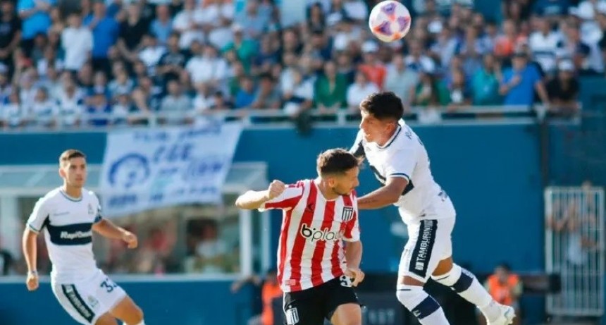 Alan Pupi Lescano marcó el empate de cabeza ante Estudiantes y Tarragona le dio la victoria de penal a Gimnasia, en el clásico platense