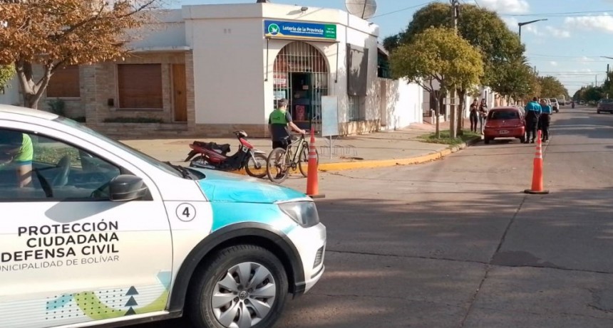 Colisión en avenida República de Venezuela y Azcuénaga