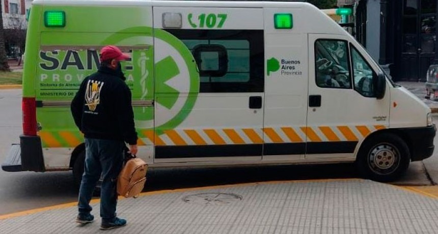Le abrieron la puerta de una camioneta y fue asistida por el SAME
