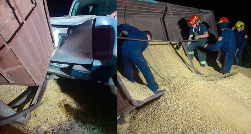 Bomberos Voluntarios trabajaron para recuperar una tolva que era remolcada con una camioneta