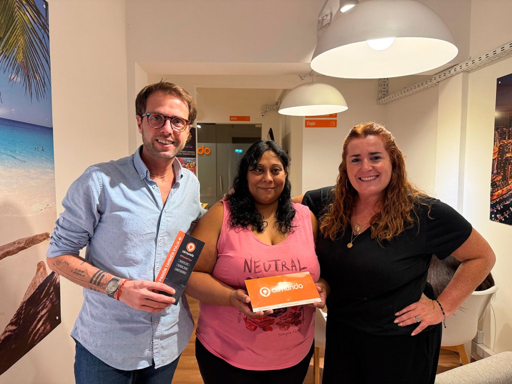 Se conoci&oacute; a la ganadora del concurso Almundo y FM 10 "Hincha Tour" para viajar al Monumental a ver a River y recorrer el Museo