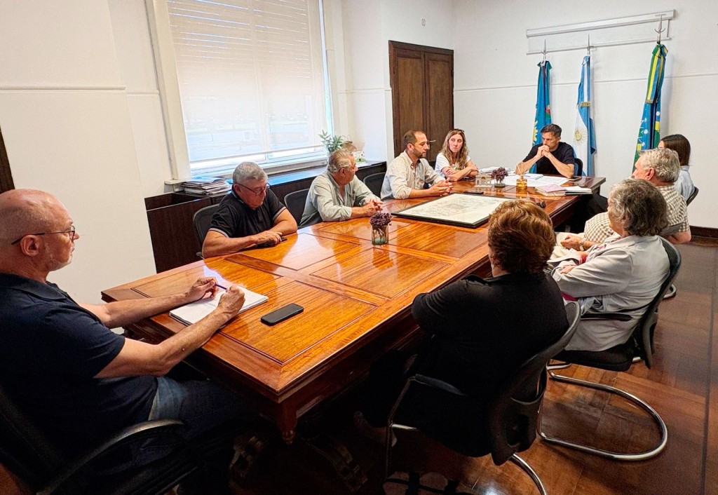 El Intendente Bali Bucca recibi&oacute; a representantes de Federaci&oacute;n Agraria y Mujeres Federadas
