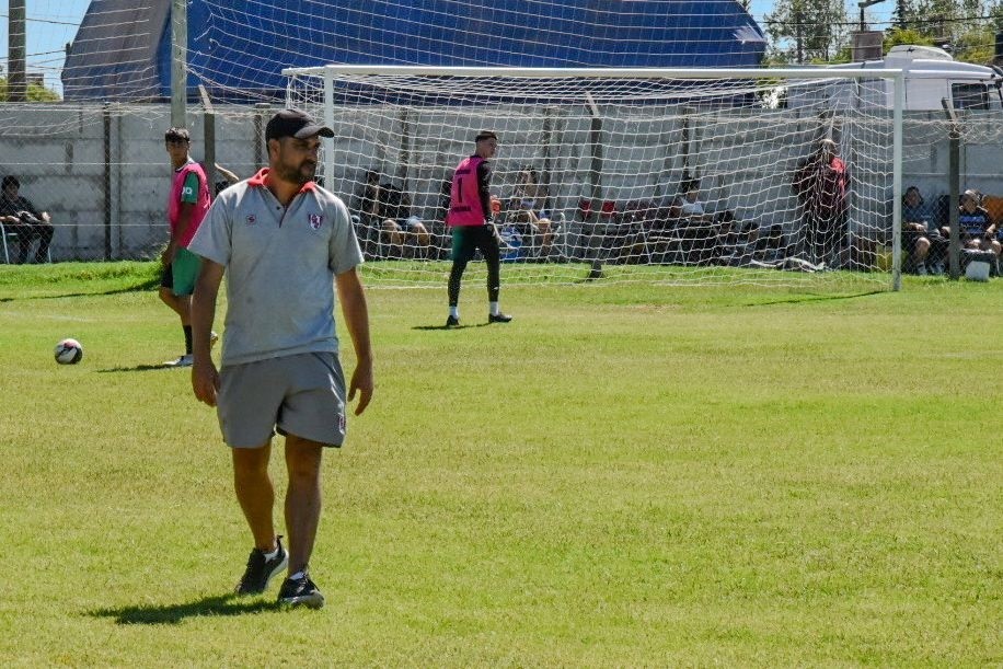 F&eacute;lix Forn&eacute;s: "Tengo la tranquilidad de que vamos por buen camino, que hacemos buenos minutos de f&uacute;tbol y que despu&eacute;s tenemos altibajos, que es normal&rdquo;