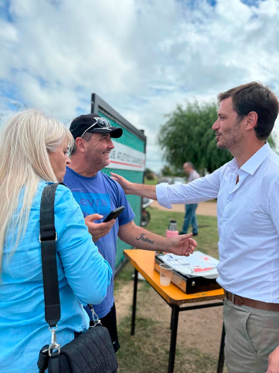 El Diputado Nacional S&aacute;nchez Wrba estuvo en Bol&iacute;var y visit&oacute; el Club Casariego junto a Sandra Santos, dentro de la agenda de recorrida por la S&eacute;ptima Secci&oacute;n Electoral