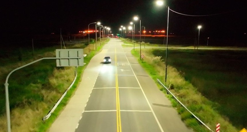 La Cooperativa El&eacute;ctrica instal&oacute; la nueva iluminaci&oacute;n en Ruta 65 y Acceso Pedro Barnetche, y el cambio es notorio