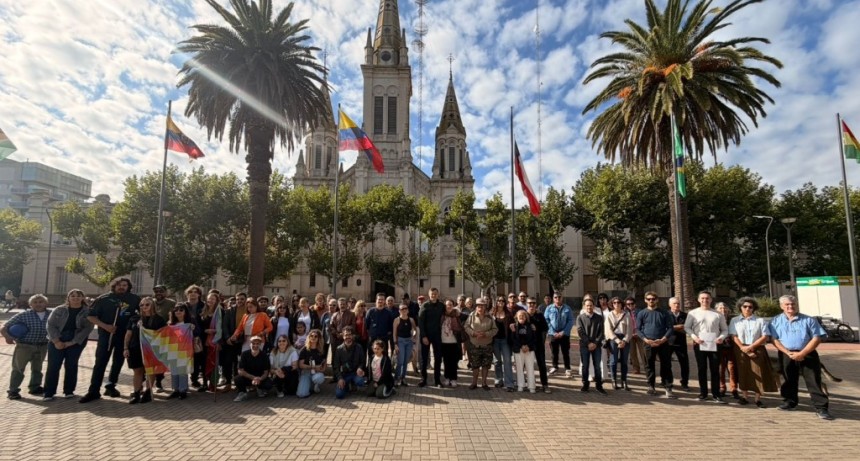 Este s&aacute;bado: Bol&iacute;var celebr&oacute; la Hermandad Sudamericana con el recambio de banderas en el Centro C&iacute;vico