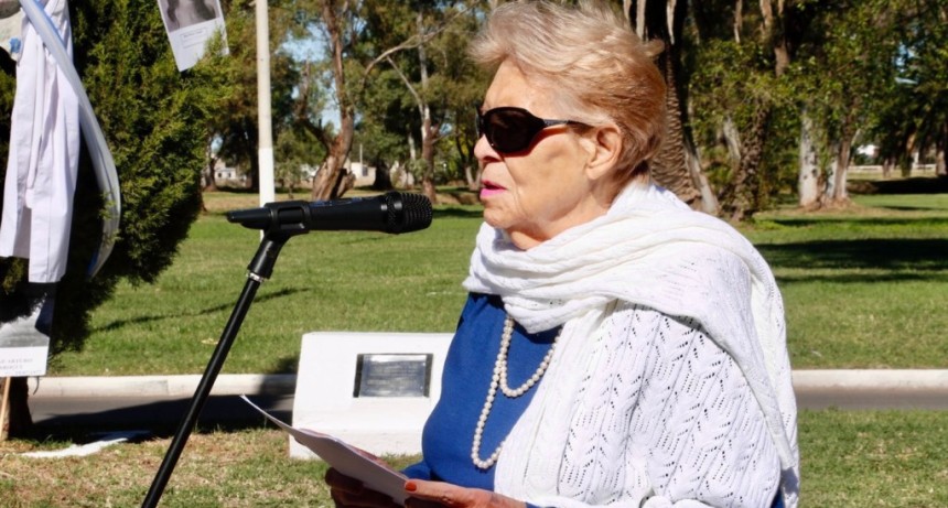 Amel&iacute;a &Aacute;lvarez: 