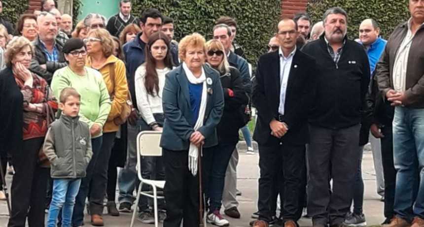 Se realiz&oacute; el acto protocolar en la plazoleta 'H&eacute;roes de Malvinas'