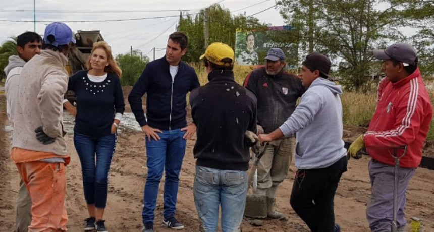Manuel Mosca y Pity Quibus recorrieron obras en Bol&iacute;var  