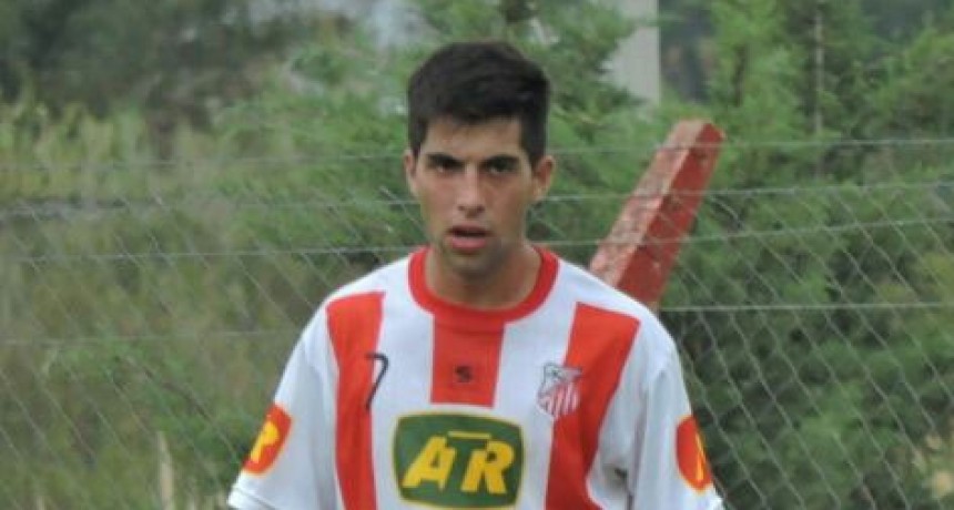 F&uacute;tbol: Sebasti&aacute;n Blanco de Empleados en b&uacute;squeda de la 1&ordm; divisi&oacute;n.