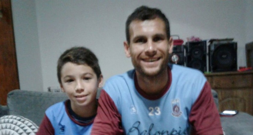 F&uacute;tbol: Enzo y Tomas Klemenco y su pasi&oacute;n por Balonpi&eacute;