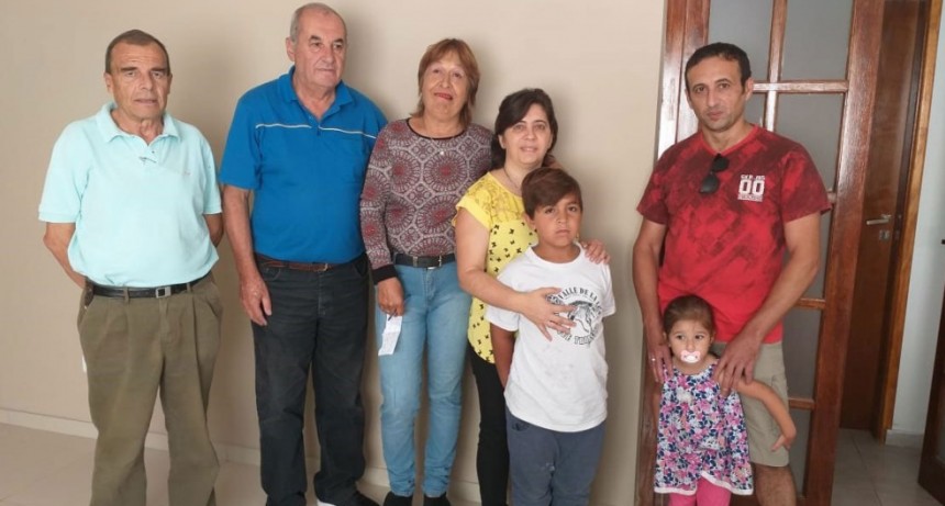 Proyectar por los pueblos entreg&oacute; los premios mensuales de la rifa de la casa