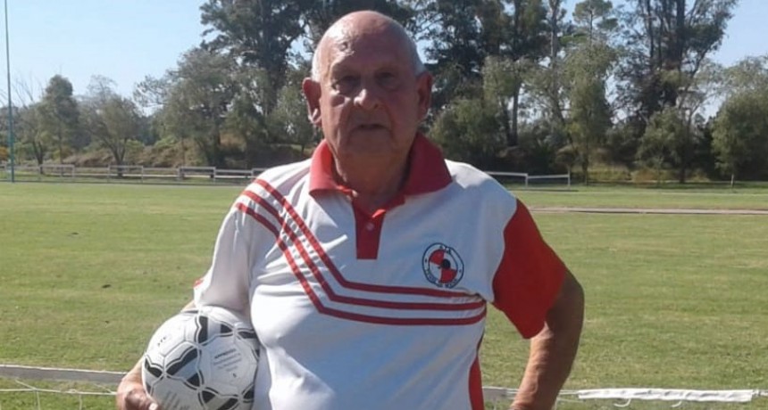 Se realizo un campeonato de futbol tenis homenajeando a Carlos Bergallo