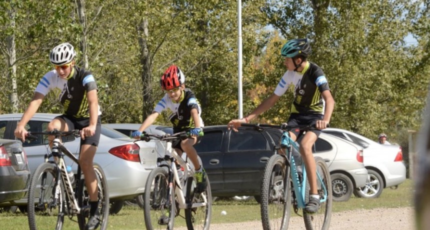 La escuela de ciclismo municipal participó de la primera fecha del campeonato duatlón Daireaux
