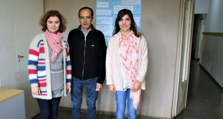 El intendente Pisano entreg&oacute; pintura en la escuela N.&deg;20