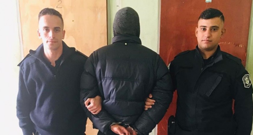 Viajaba en un micro de larga distancia, le robo dinero a uno de los pasajeros, fue descubierto y aprehendido