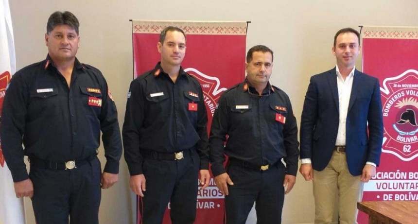 Roque Baz&aacute;n dej&oacute; de ser el jefe del cuerpo activo de Bomberos Voluntarios; Jorge Garc&iacute;a asume este cargo