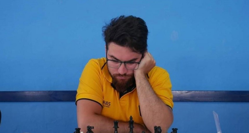 Mat&iacute;as Rodr&iacute;guez se recibi&oacute; como &aacute;rbitro regional de ajedrez