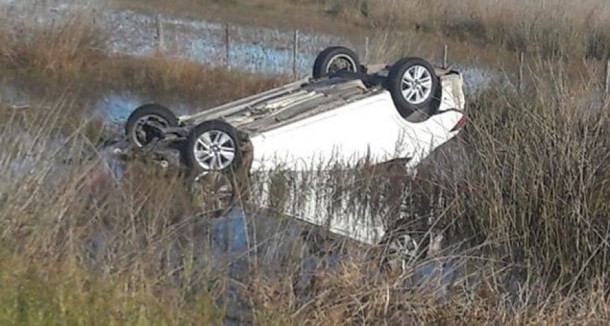 Ruta 226 km 478: Un autom&oacute;vil volc&oacute; tras chocar contra un carpincho